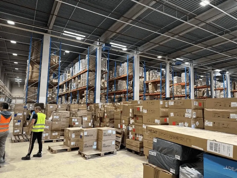 Negotiate_contracts_with_a_focus_on_customization_and_flexibility